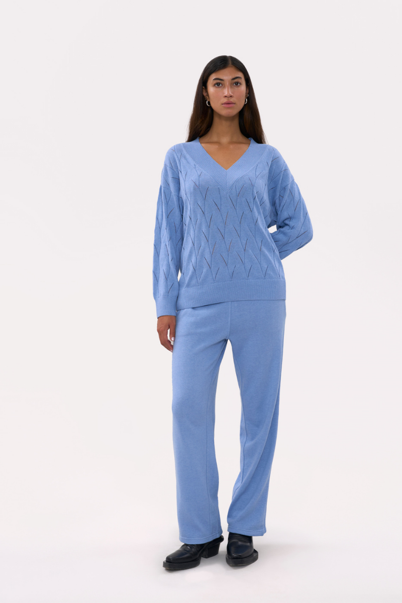 OVERSIZED V NECK JUMPER IN LIGHT BLUE