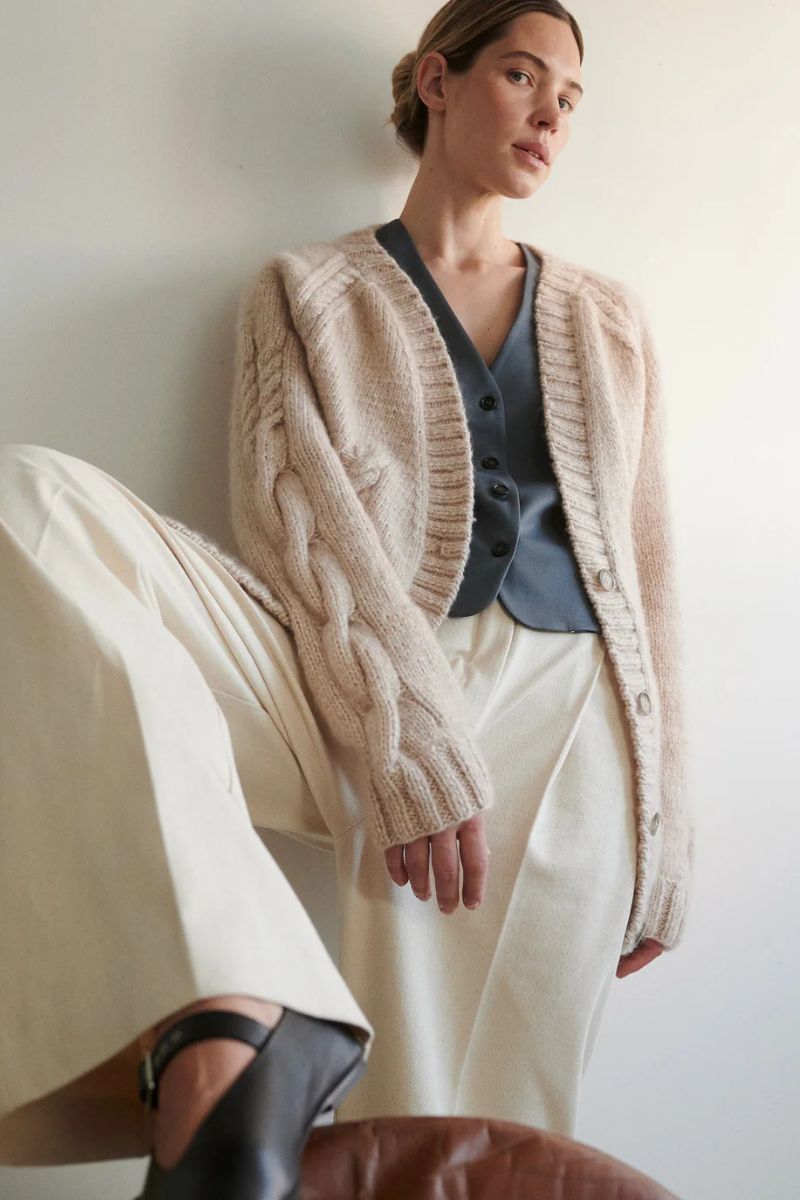 VILNELE CARDIGAN IN BEIGE