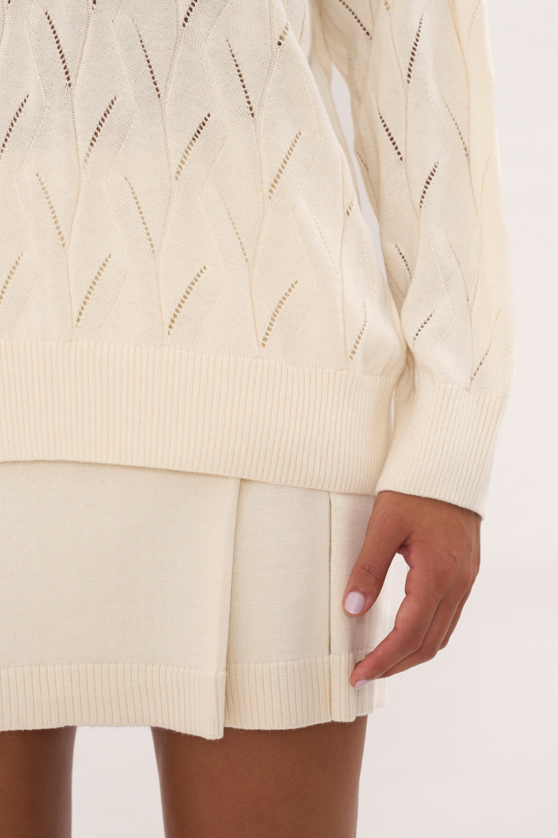 OVERSIZED V NECK JUMPER IN CREAM