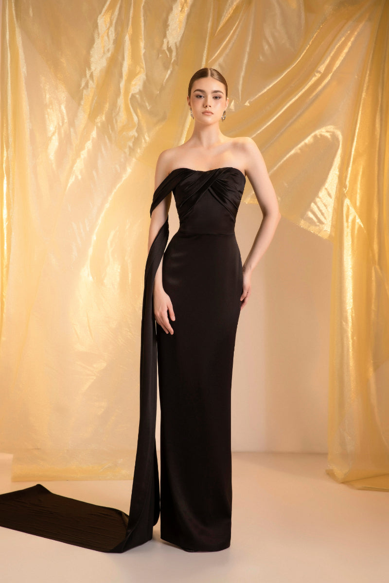 WINGED STRAPLESS GOWN