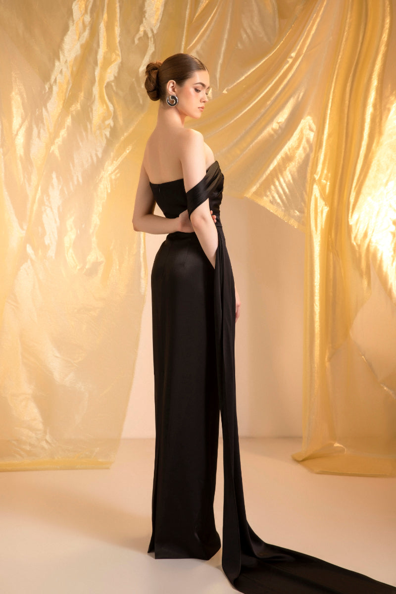 WINGED STRAPLESS GOWN