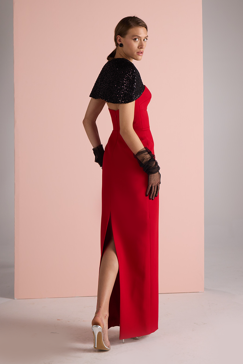 STRAPLESS TUBE DRESS WITH CAPE IN RED