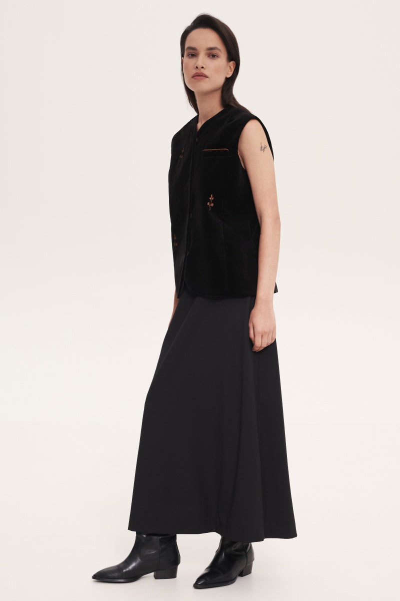 BLACK ROSE EMBROIDERED VEST