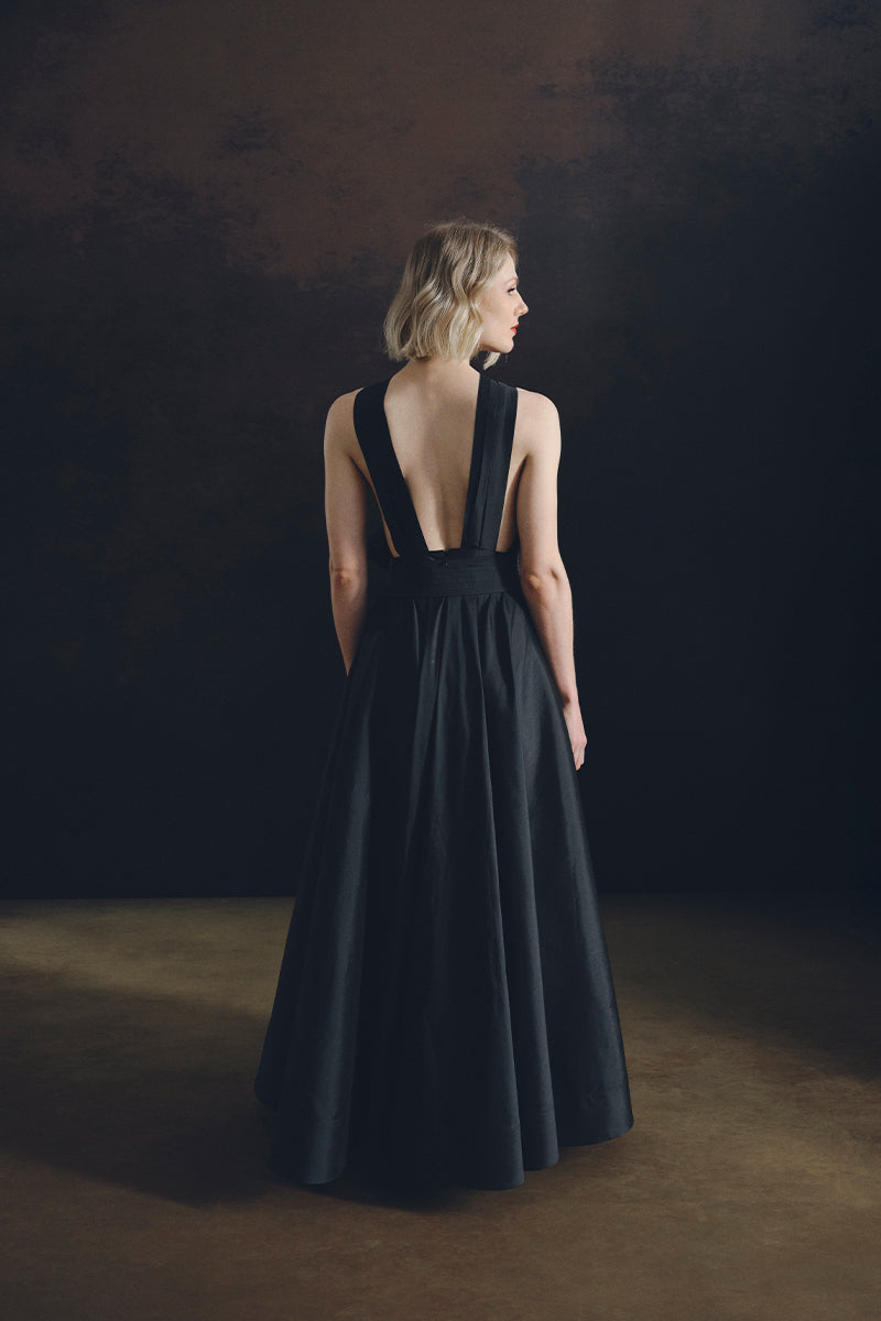 LADY OF THE NIGHT DRESS IN BLACK