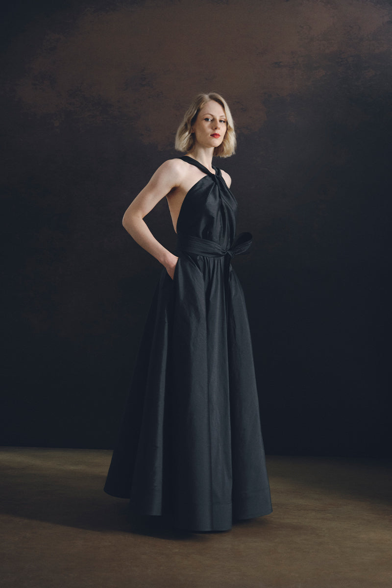 LADY OF THE NIGHT DRESS IN BLACK