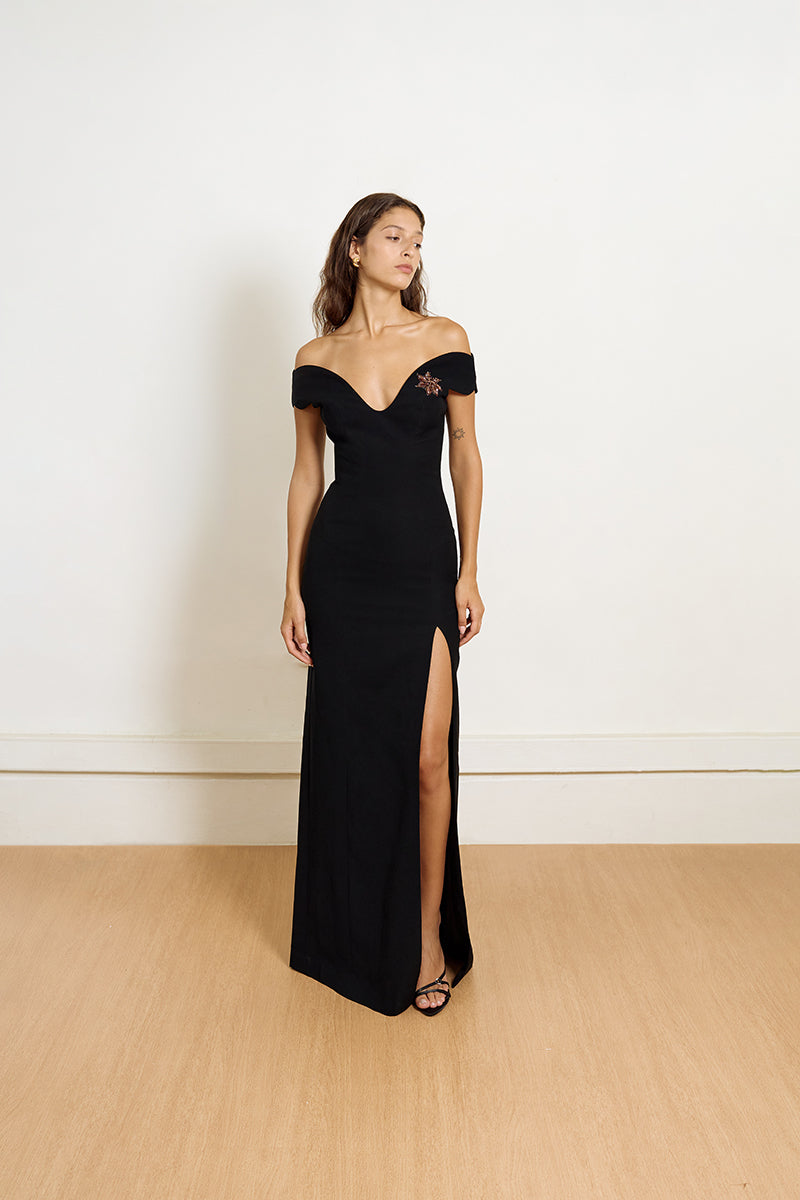 LAYERS GOWN IN BLACK