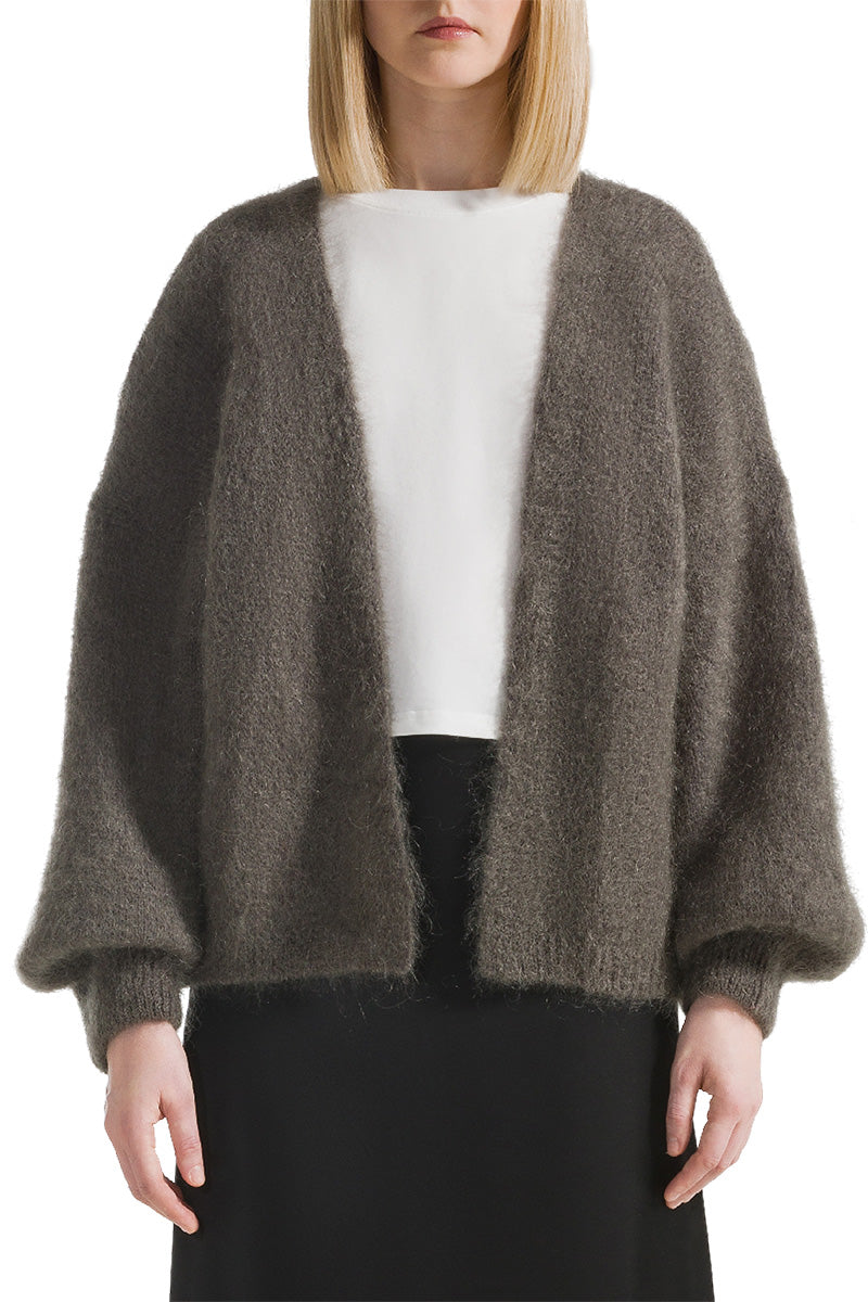 LEE SHORT CARDIGAN IN DARK TAUPE