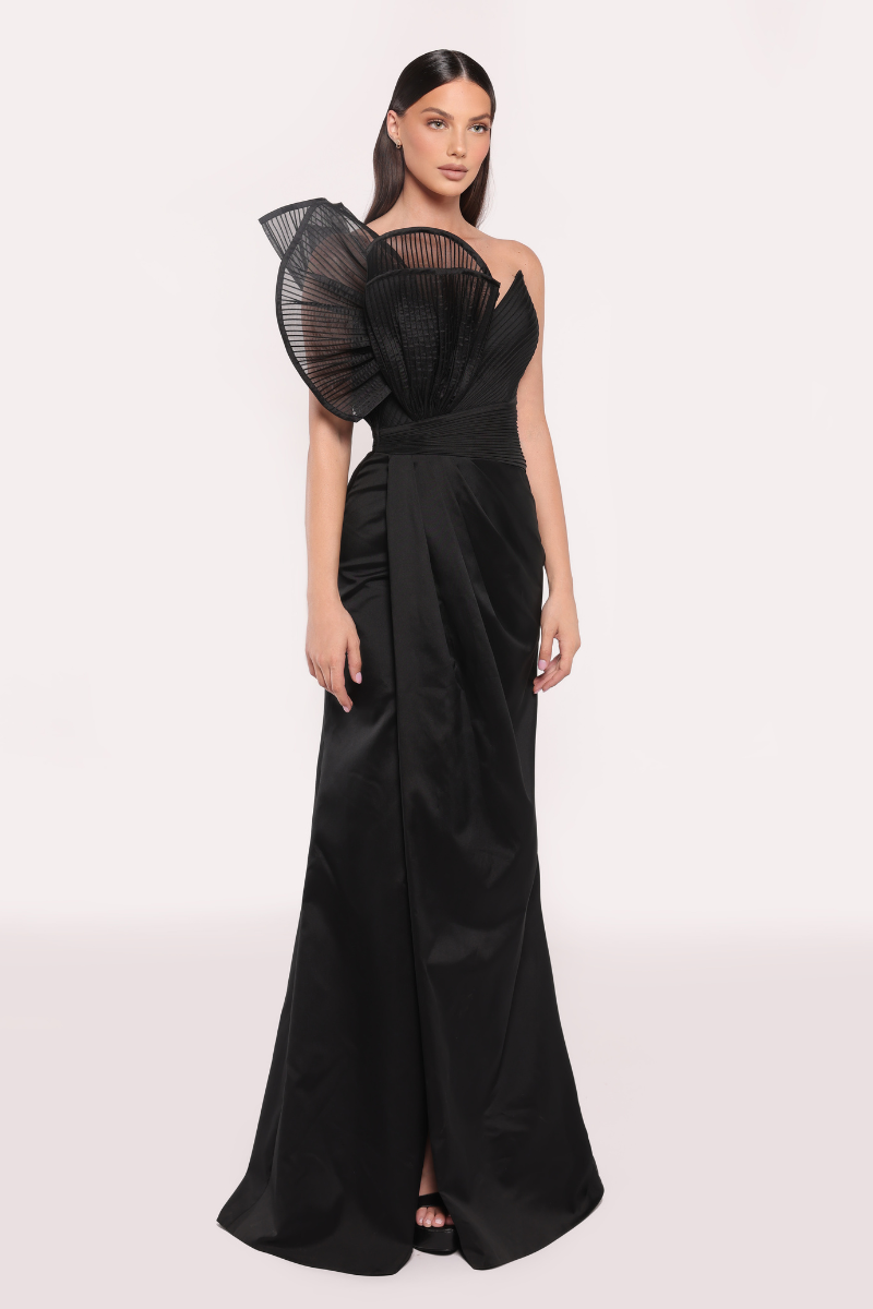 SAGE DRESS IN BLACK
