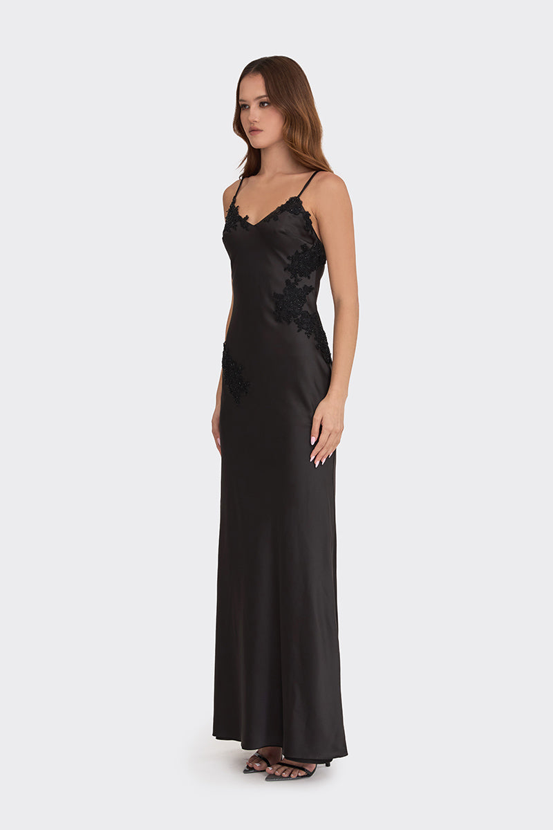 SIGNATURE V NECK LACE MAXI DRESS IN BLACK