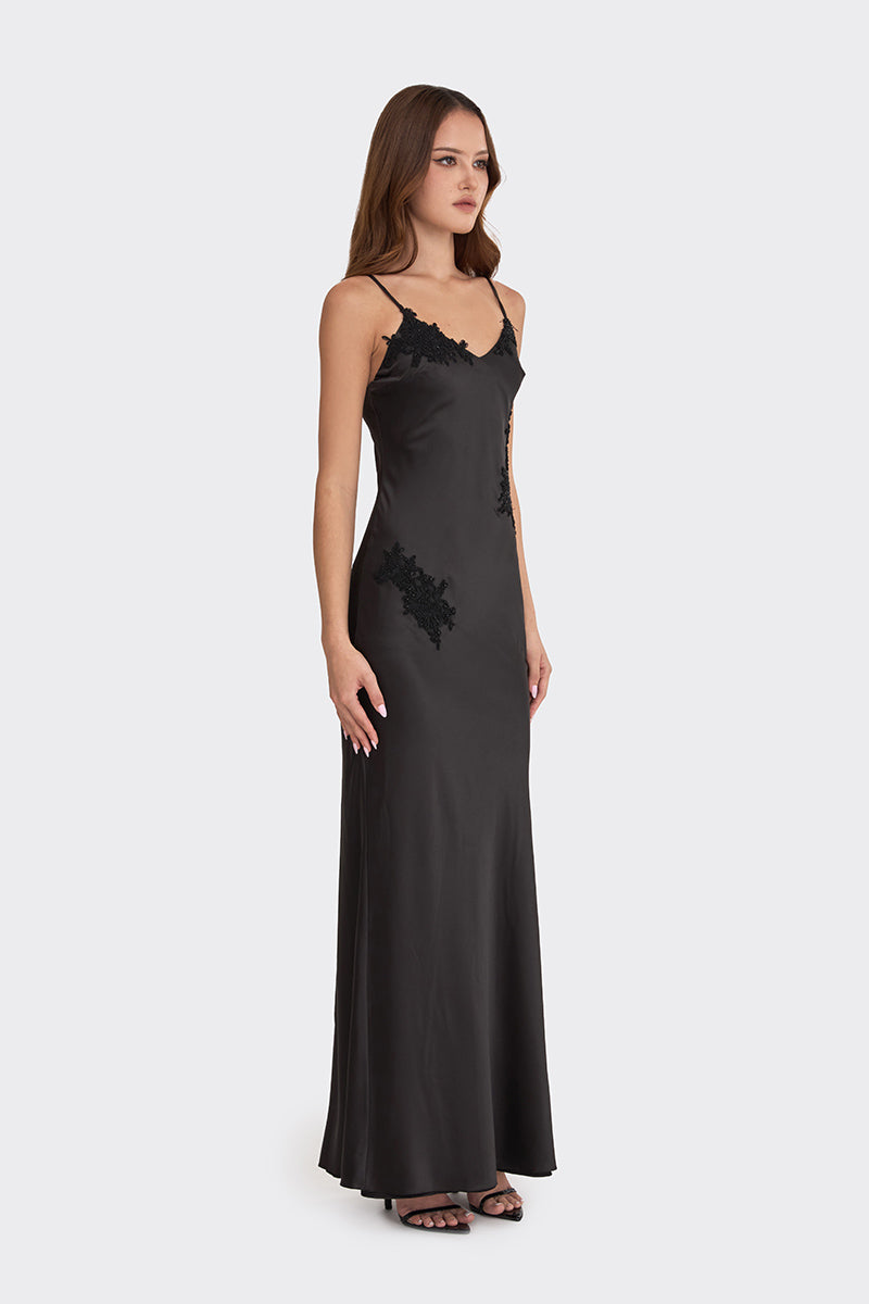 SIGNATURE V NECK LACE MAXI DRESS IN BLACK