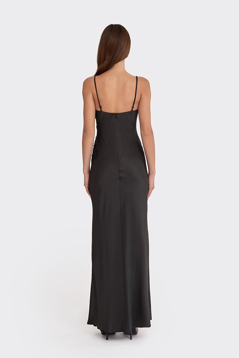 SIGNATURE V NECK LACE MAXI DRESS IN BLACK