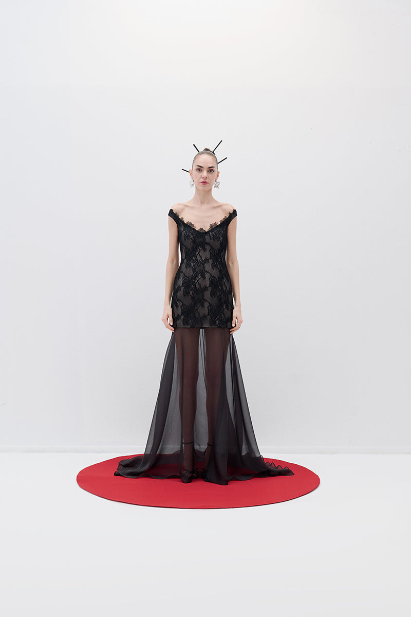 LACE AND CHIFFON DRESS IN BLACK