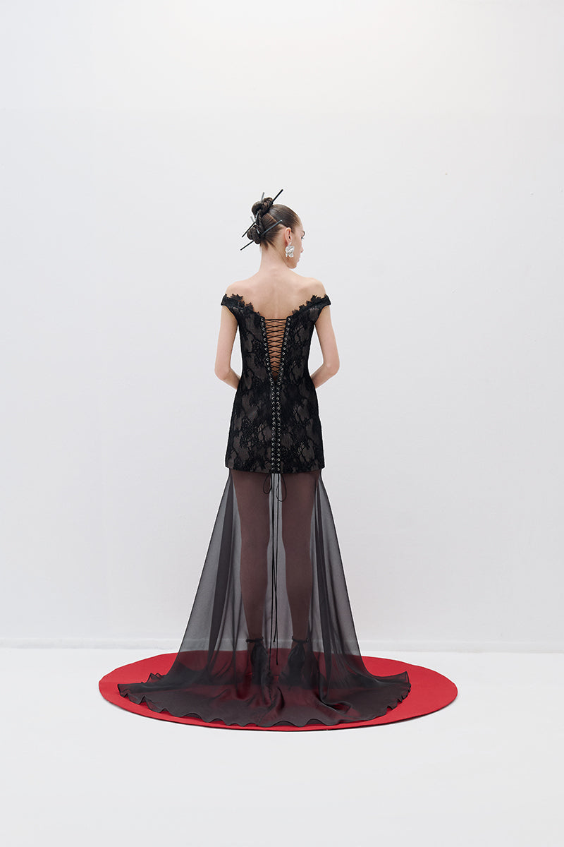 LACE AND CHIFFON DRESS IN BLACK