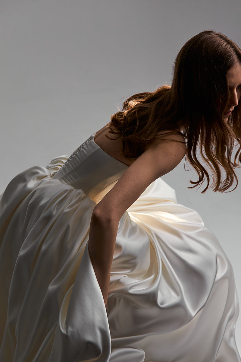 ETERNA DRESS SATIN IN OFF-WHITE