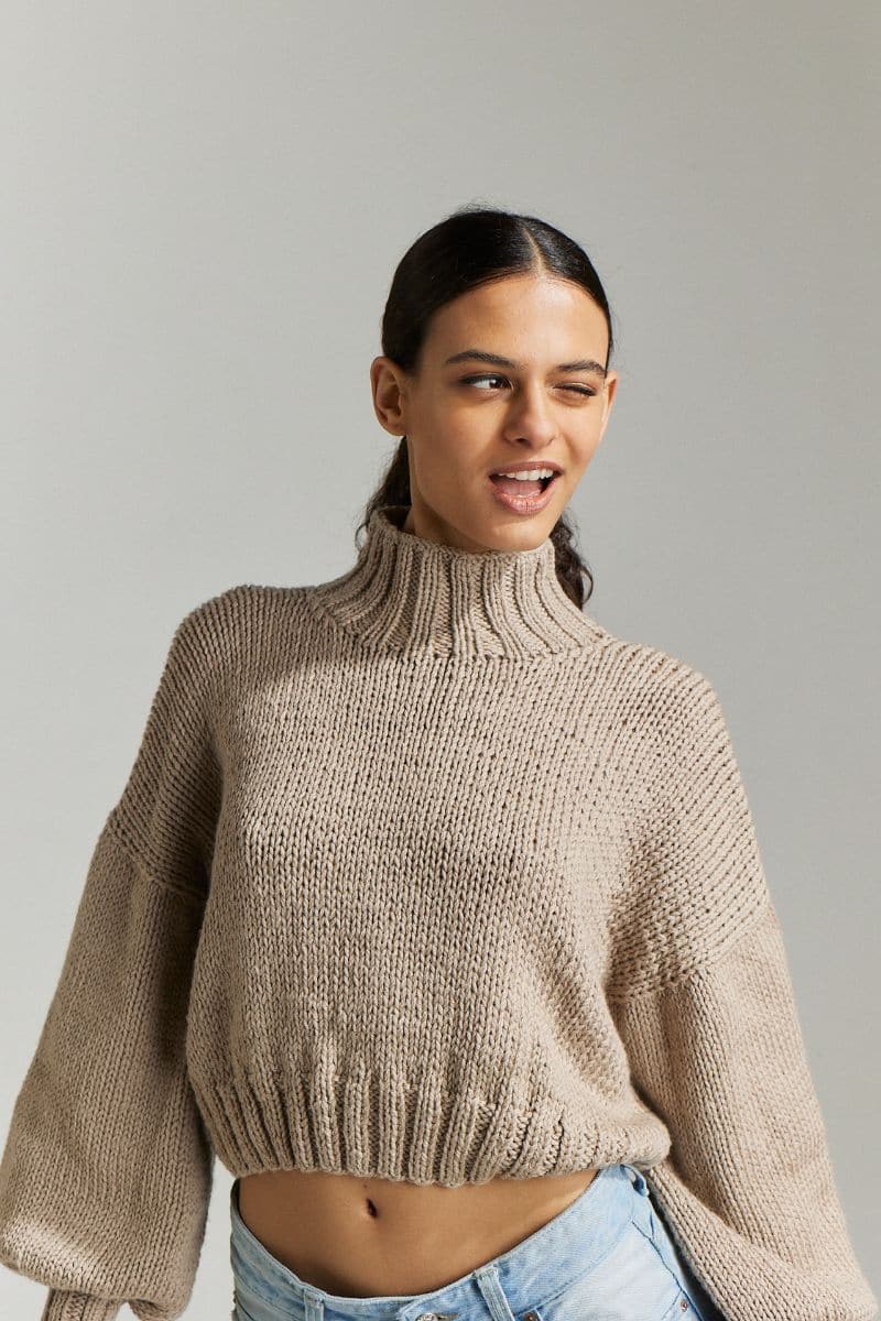 EVIE CROPPED TURTLENECK SWEATER