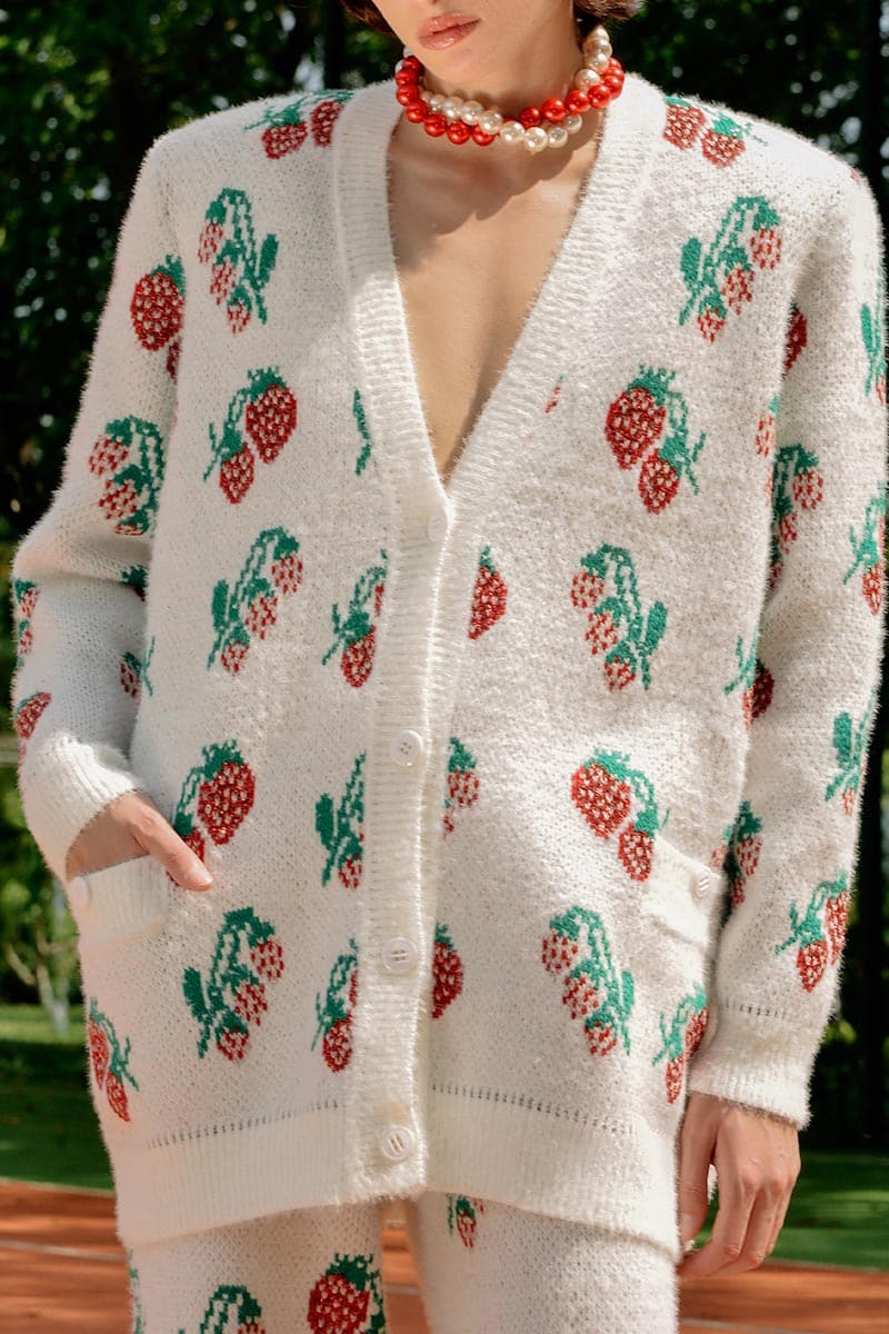 WHITE ROSE KNITTED SWEATER