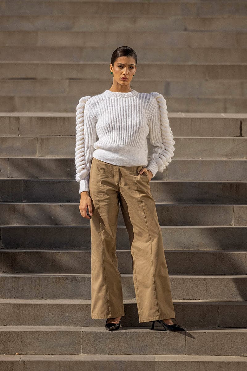 TURTLENECK WHITE SWEATER