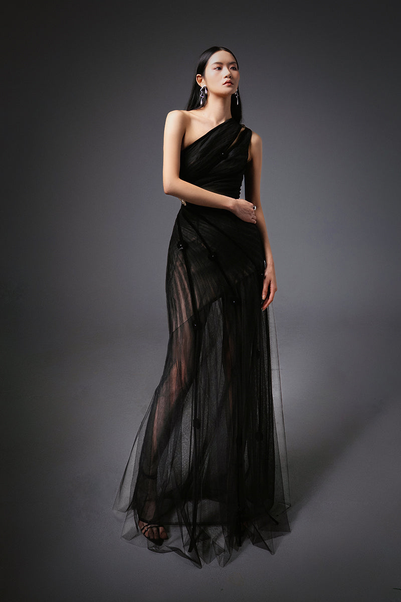 CULT MIA X HAPPY CLOTHING MAKENNA A-LINE ORGANZA MAXI DRESS IN BLACK