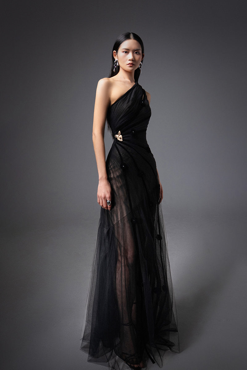 CULT MIA X HAPPY CLOTHING MAKENNA A-LINE ORGANZA MAXI DRESS IN BLACK