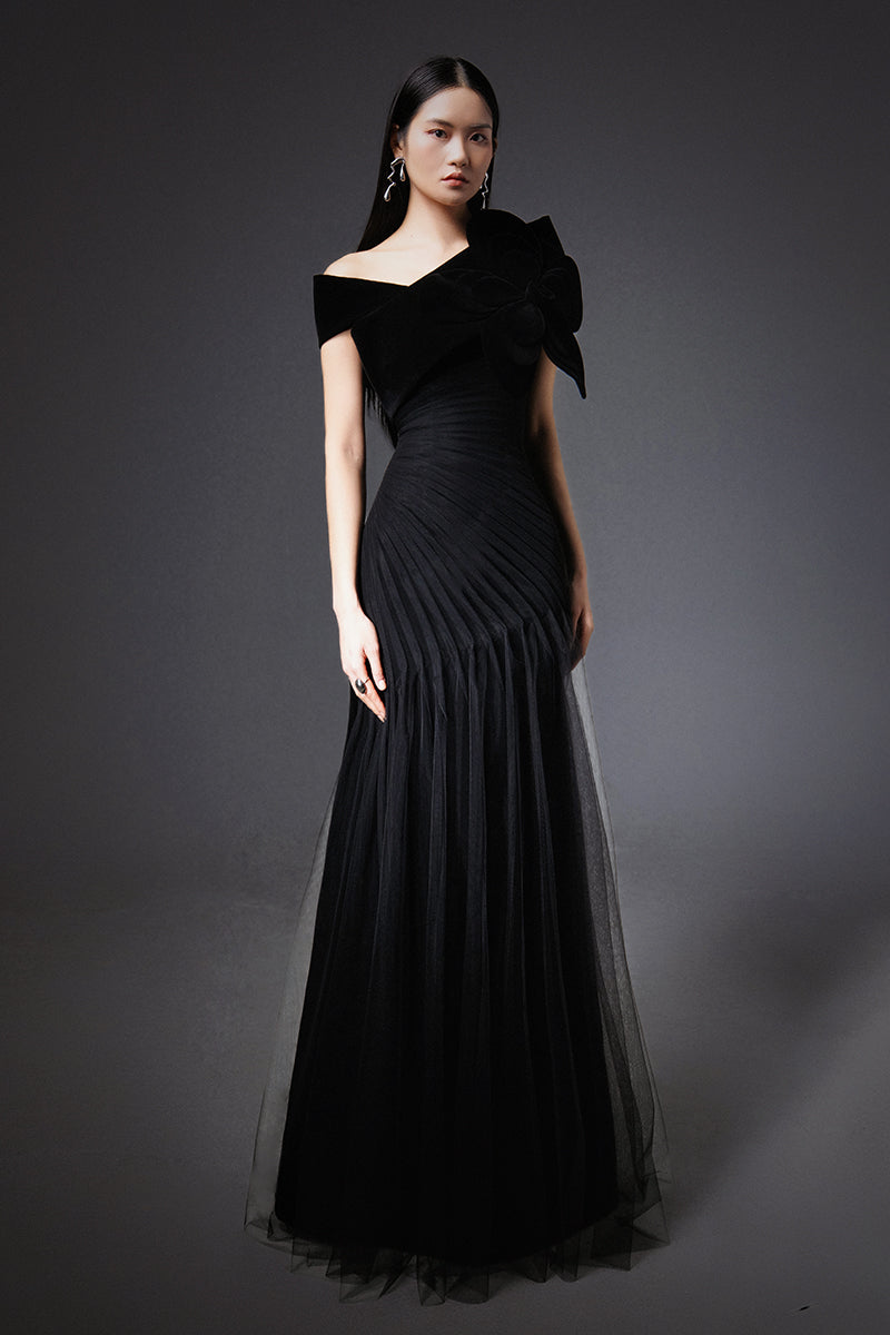 CULT MIA X HAPPY CLOTHING LESTER A-LINE ORGANZA MAXI DRESS IN BLACK