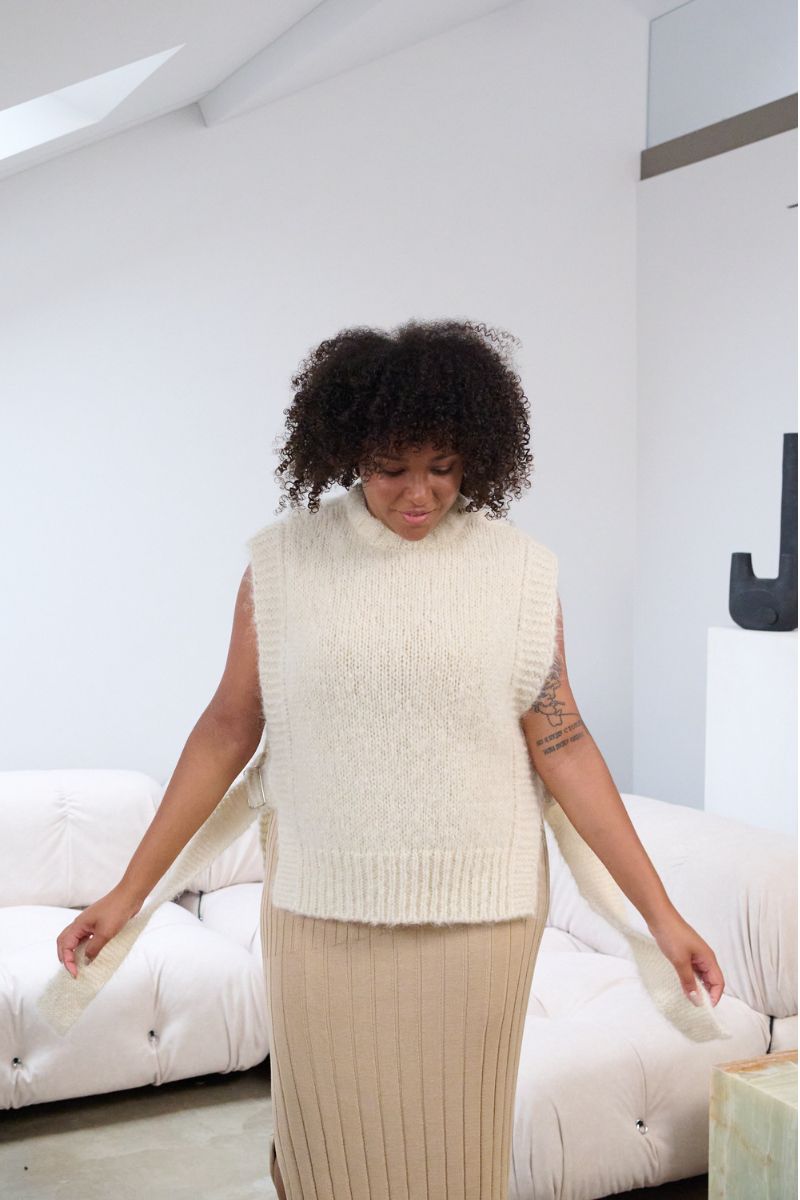 KALVOS VEST IN SEA SALT