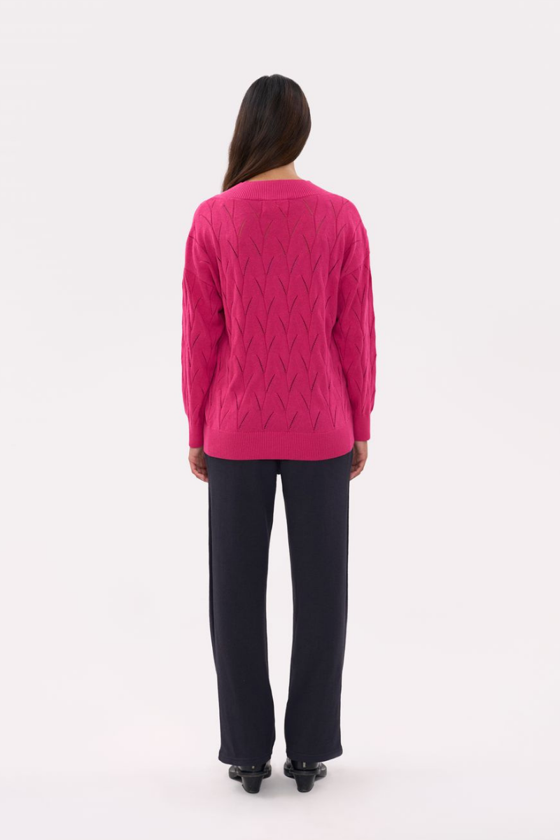 OVERSIZED V NECK JUMPER IN BRIGHT PINK