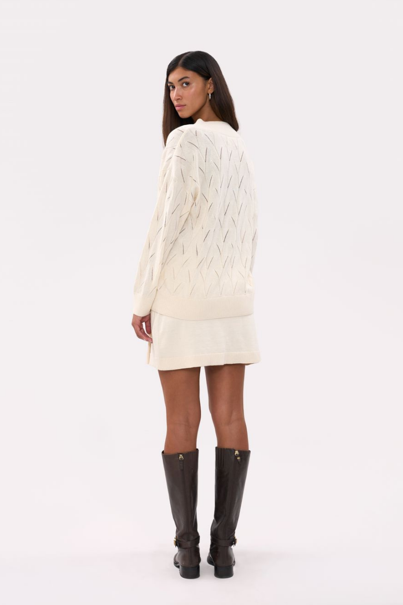 OVERSIZED V NECK JUMPER IN CREAM