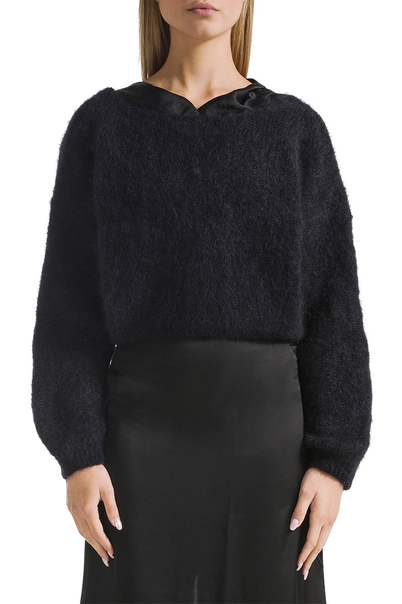 CORNELIA CROPPED IN BLACK