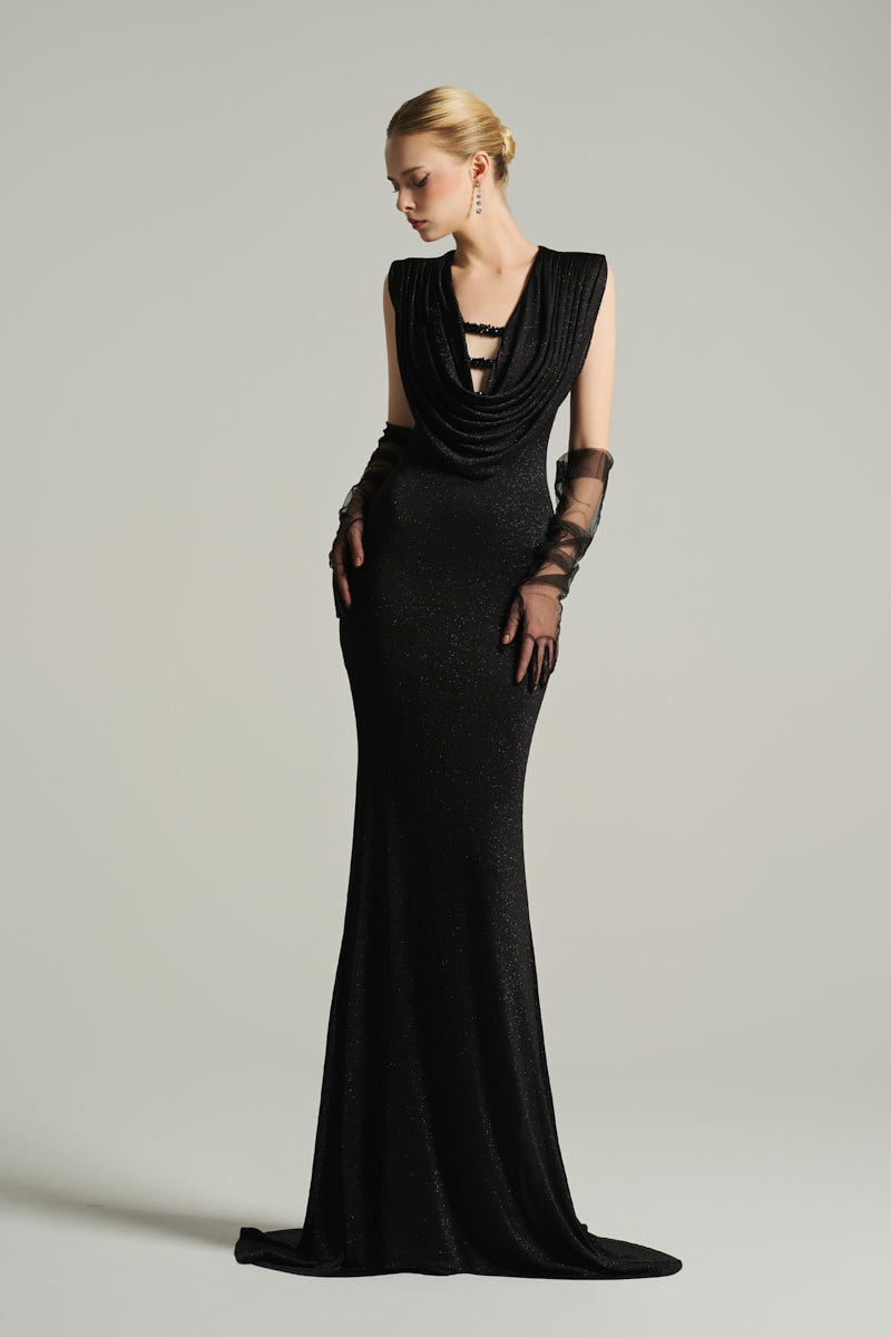 V-NECK SLEEVELESS MAXI DRESS IN BLACK