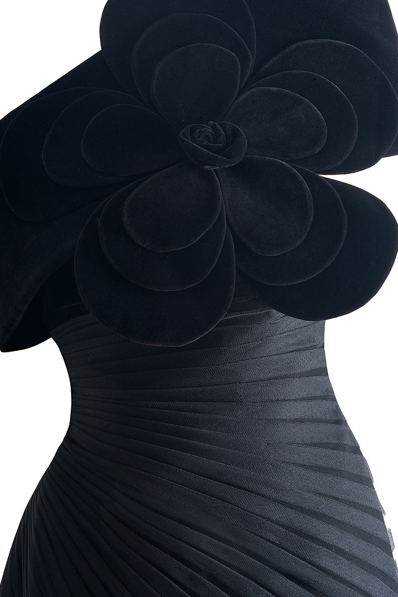 CULT MIA X HAPPY CLOTHING LESTER A-LINE ORGANZA MAXI DRESS IN BLACK