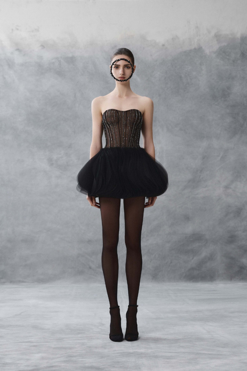 SLEEVELESS COCKTAIL DRESS WITH VERTICAL BEADWORK