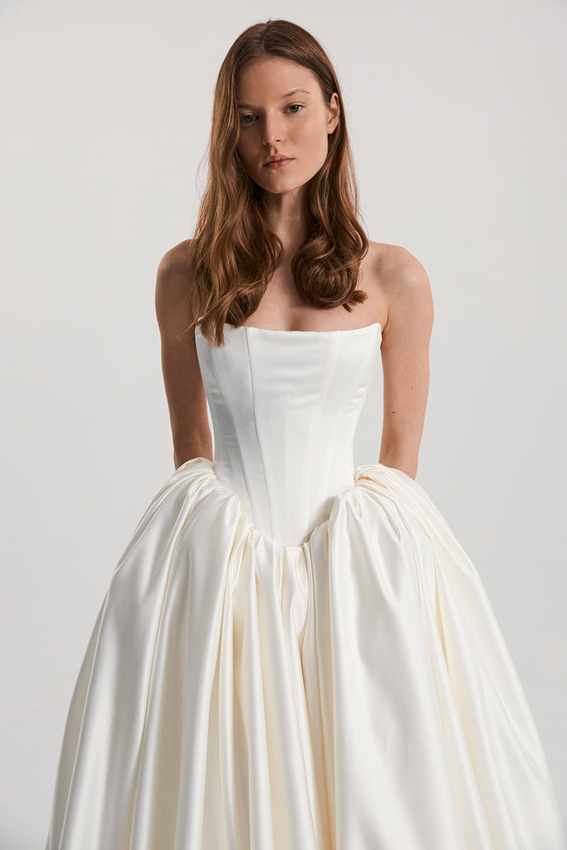 ETERNA DRESS SATIN IN OFF-WHITE