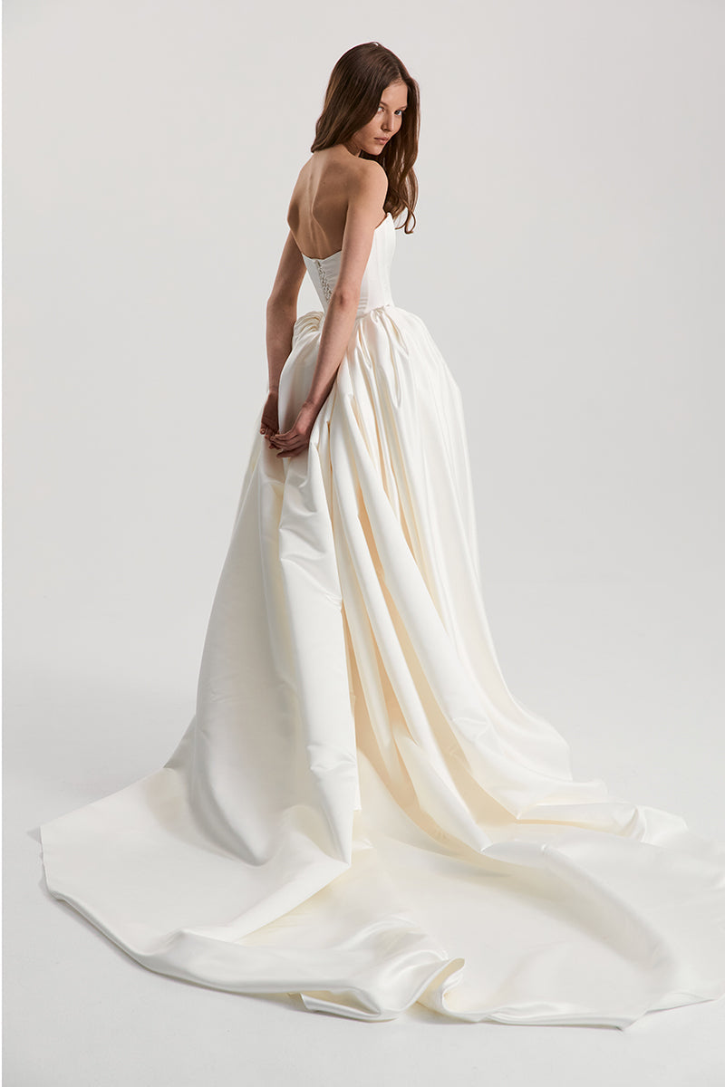 ETERNA DRESS SATIN IN OFF-WHITE