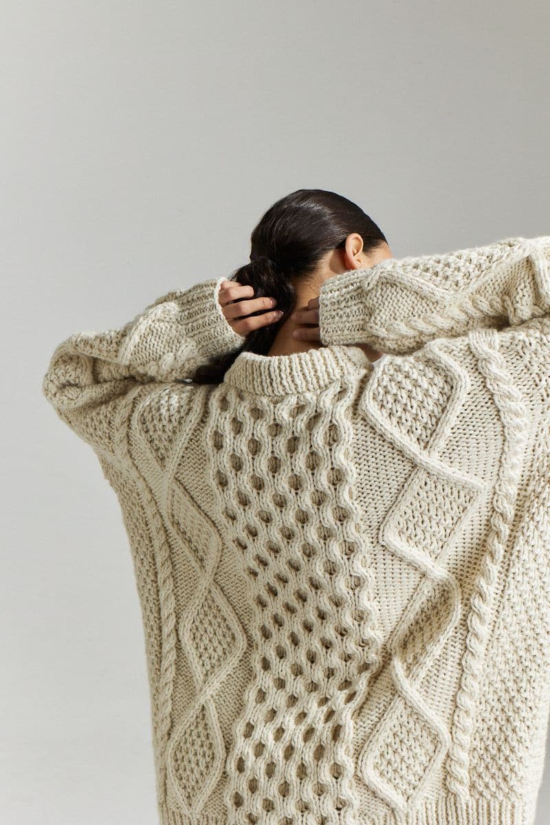 OFF WHITE HONEY CREW NECK SWEATER