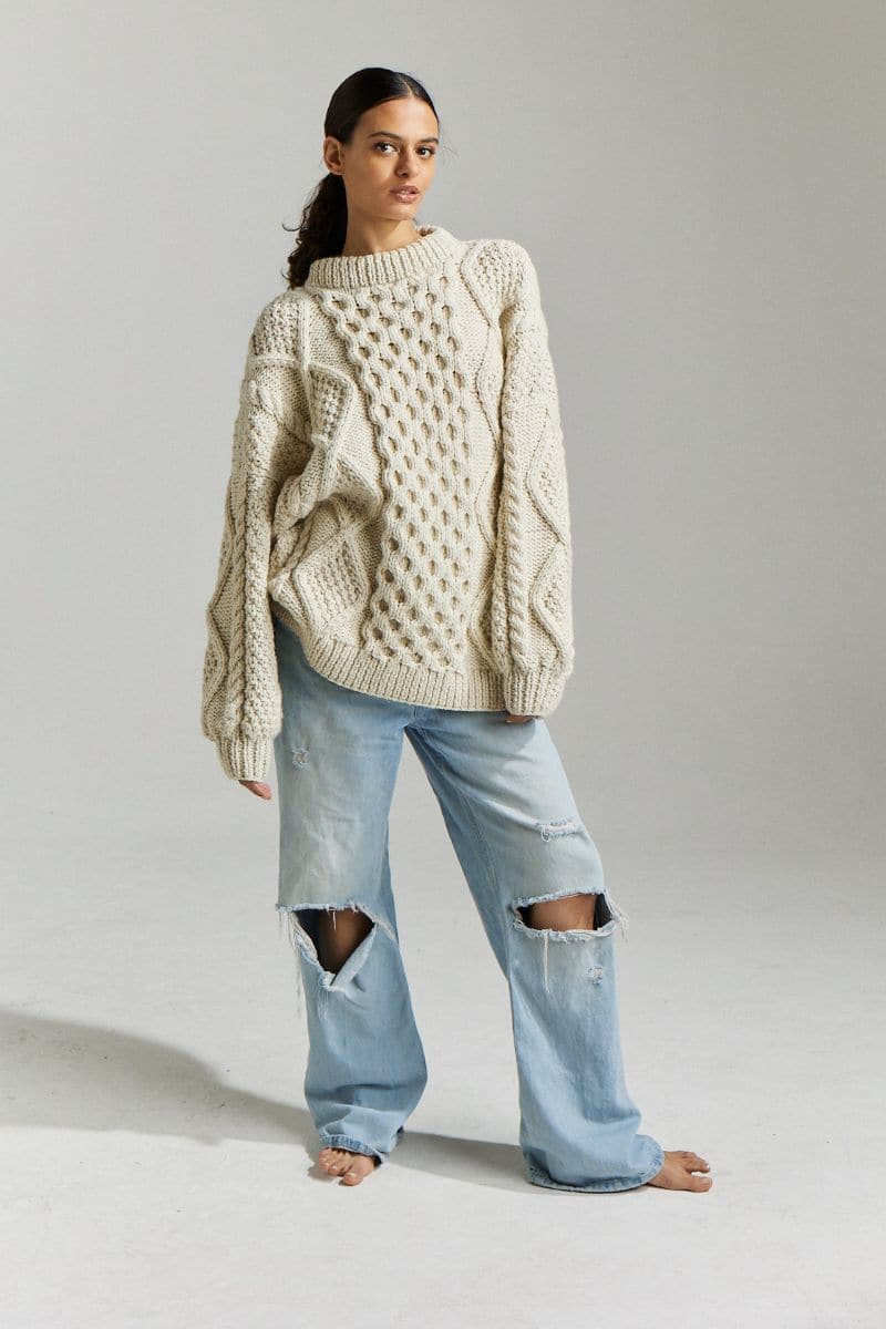 OFF WHITE HONEY CREW NECK SWEATER