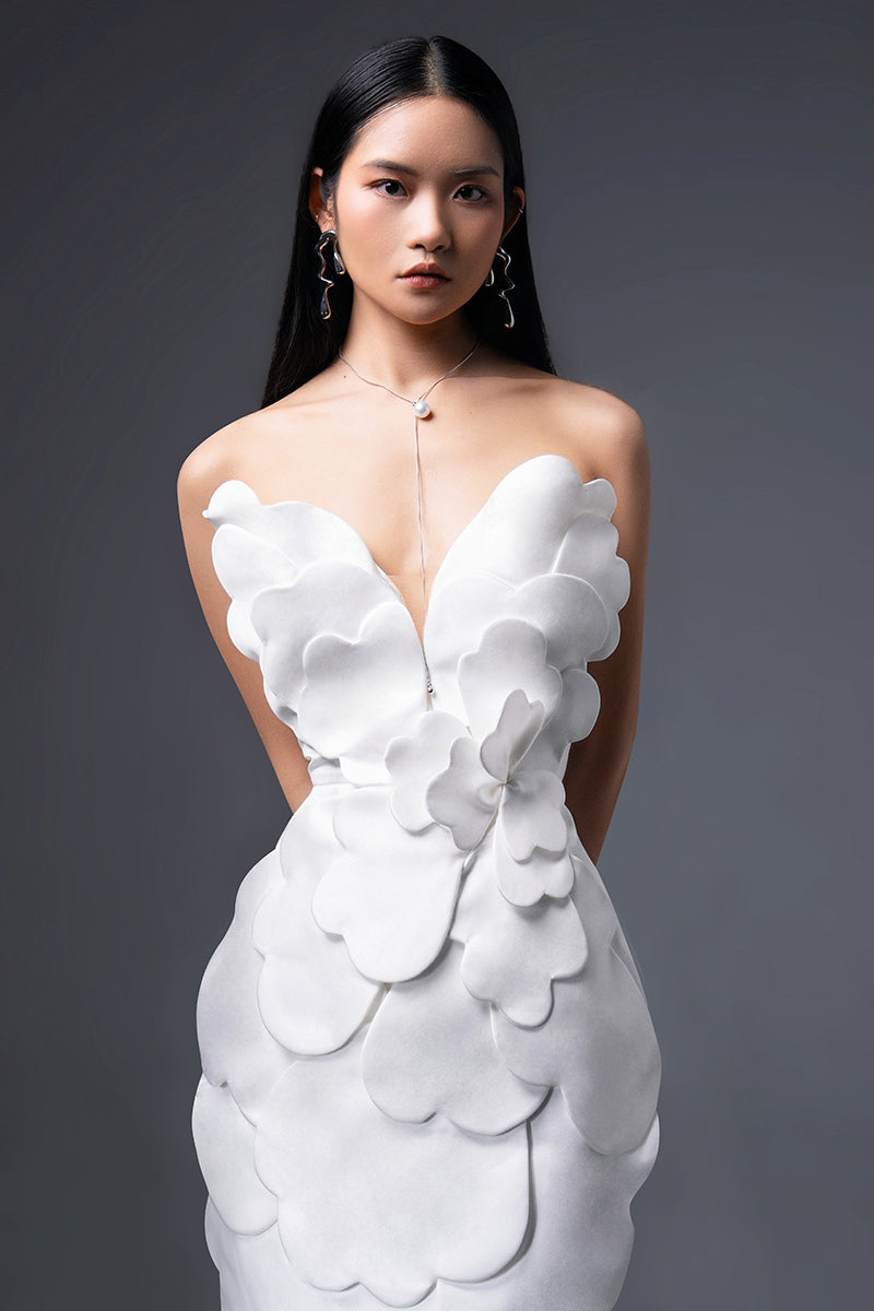 CULT MIA X HAPPY CLOTHING PEGGED SLEEVELESS TAFFETA MAXI DRESS IN WHITE