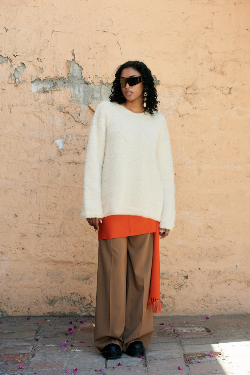 SURI KNITTED CREAM CREWNECK