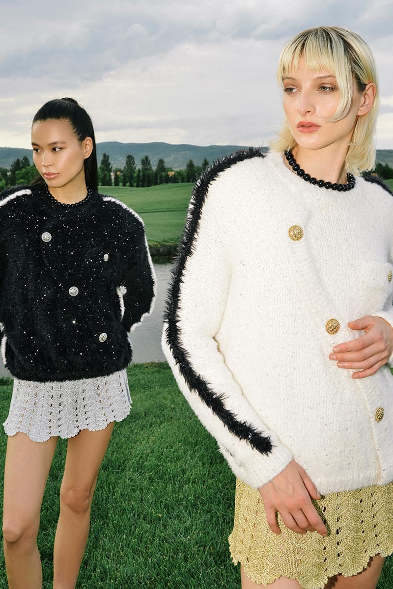 FLUFFY GOLD BUTTON WHITE SWEATER
