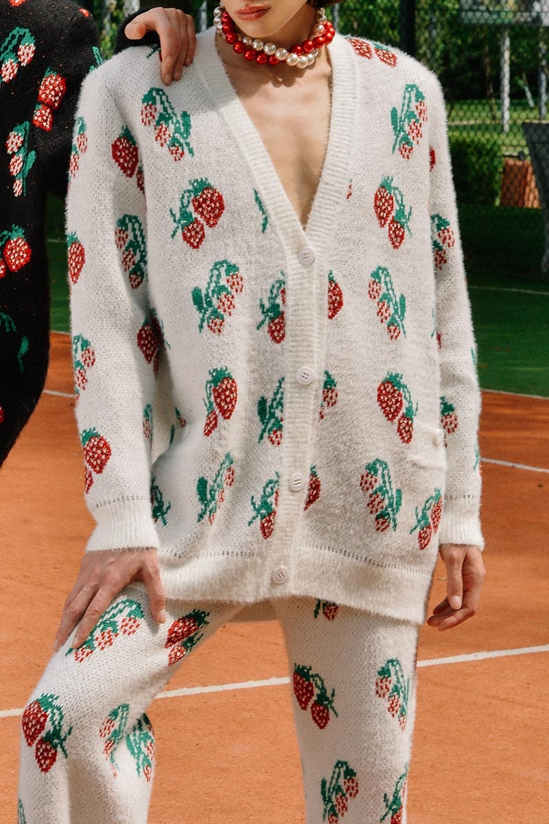WHITE ROSE KNITTED SWEATER