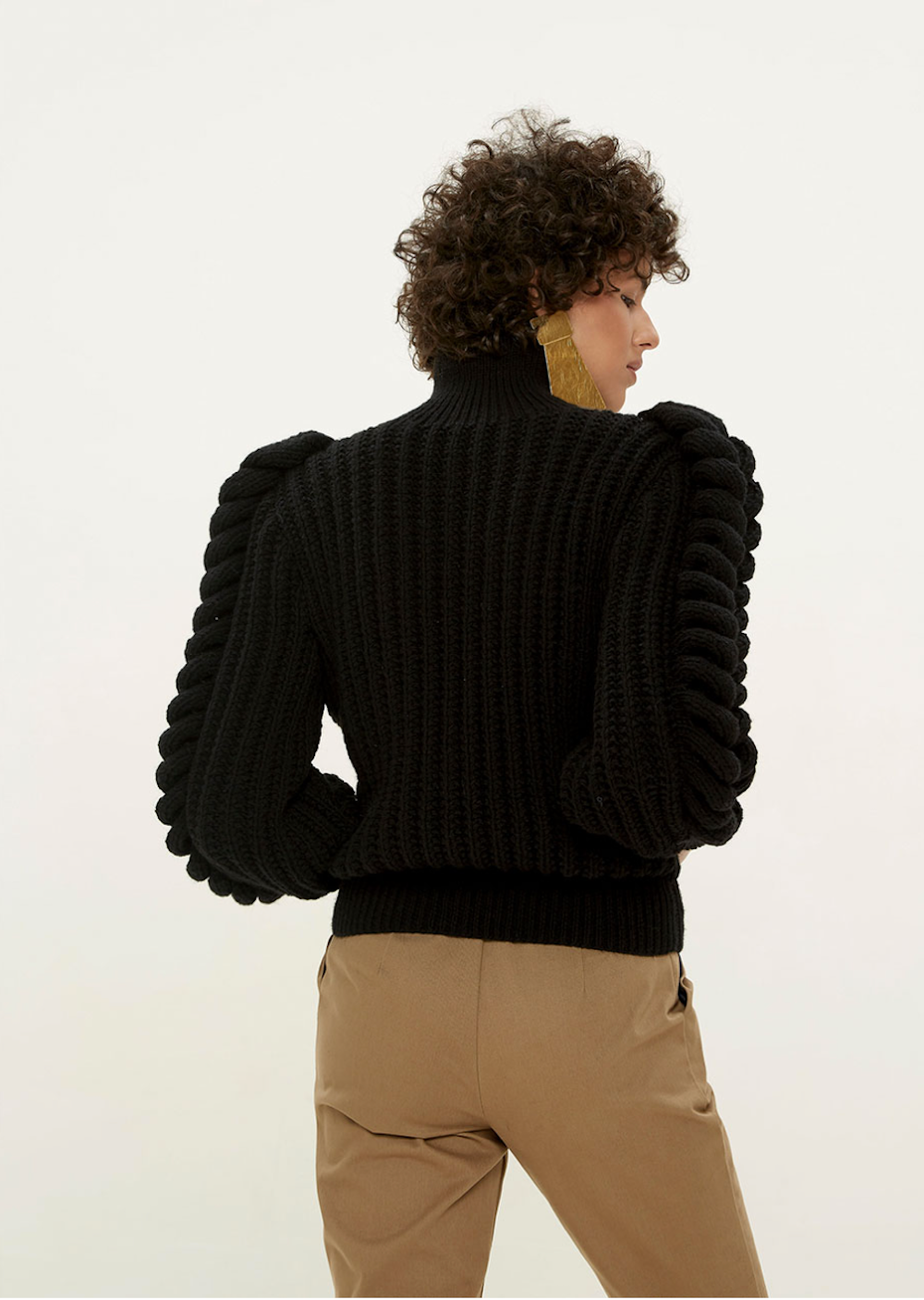 HIGH-NECK KNITTED SWEATER