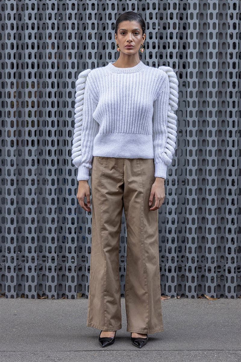 TURTLENECK WHITE SWEATER